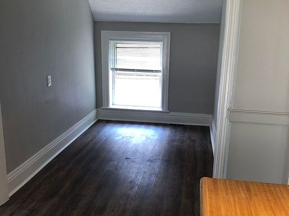 4th image of 5064 Saint Paul Blvd