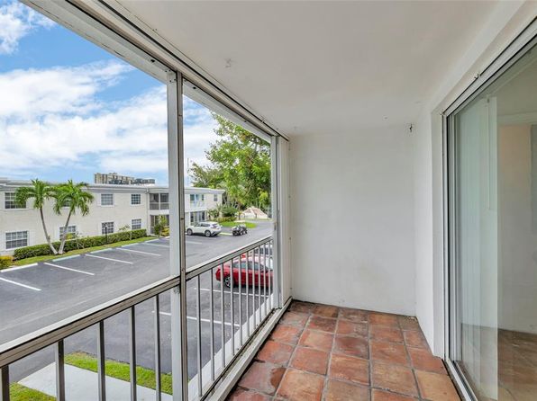 6295 Bay Club Dr APT 4