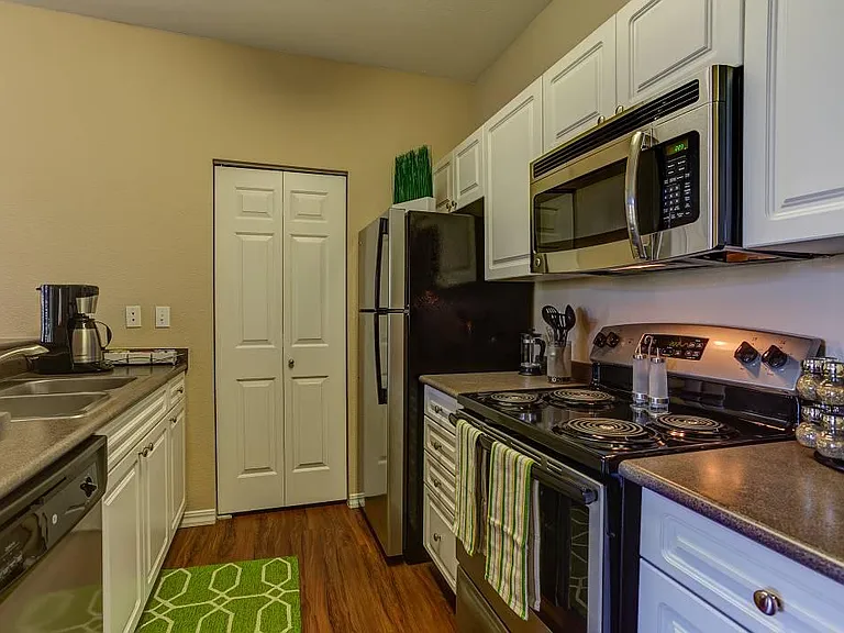 Commons at Verandas in Tanasbourne Apartments — Photo 21