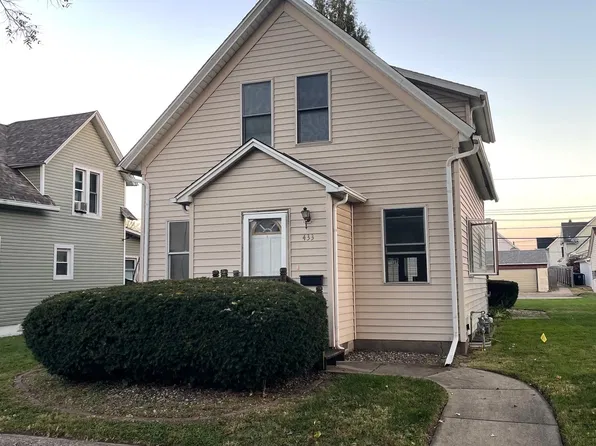 433 17th Ave, Moline, IL 61265