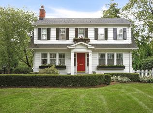 409 Hill Ave, Glen Ellyn, IL 60137