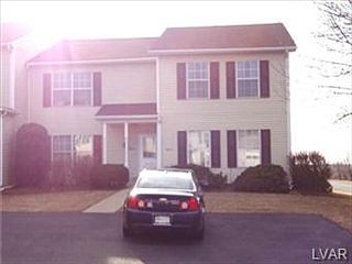 2nd image of 1601 Briarwood Ln