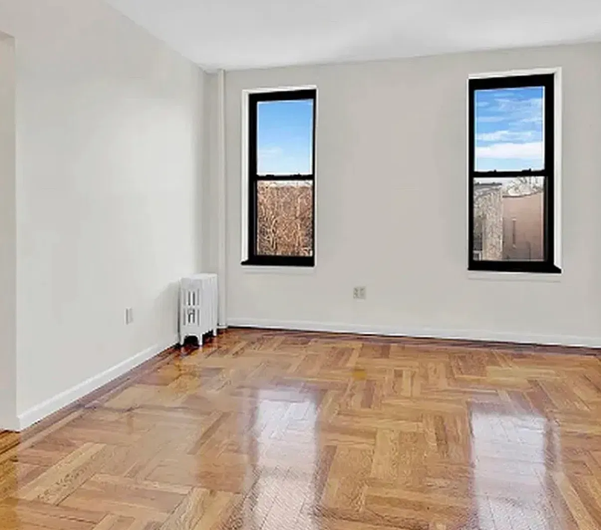 325 Marine Avenue — Photo 3