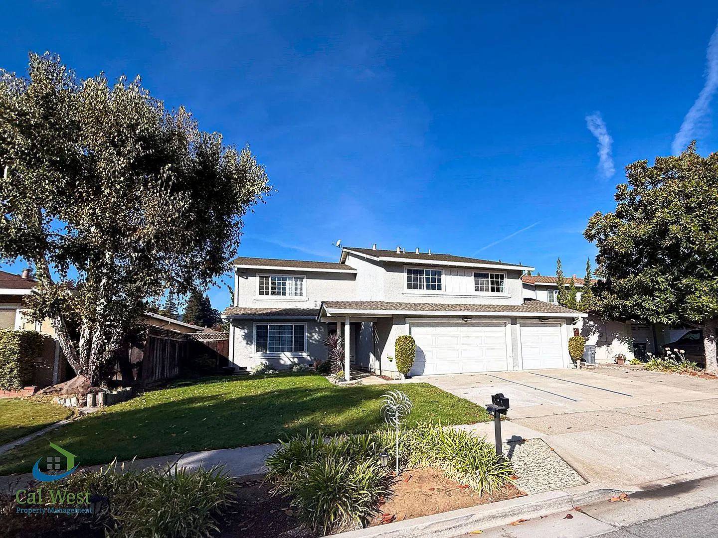 $4995 - Updated luxury 2 Story Home in Gilroy — Photo 3