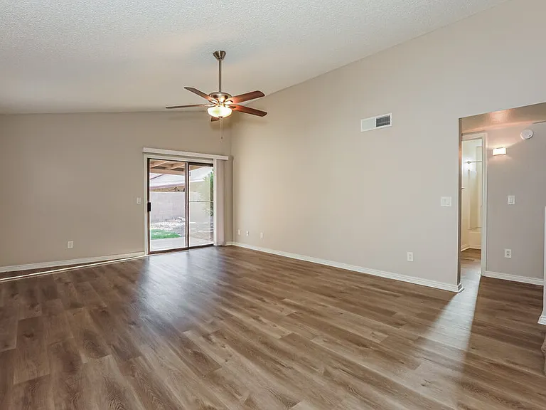 4527 E Hampton Ave #2 — Photo 4