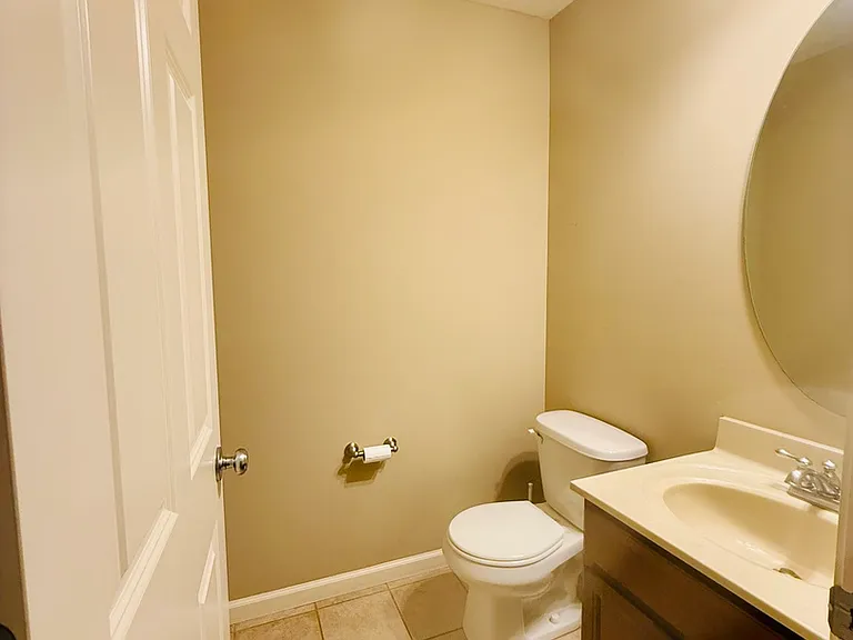 1112 Ekstam Dr #4 — Photo 9