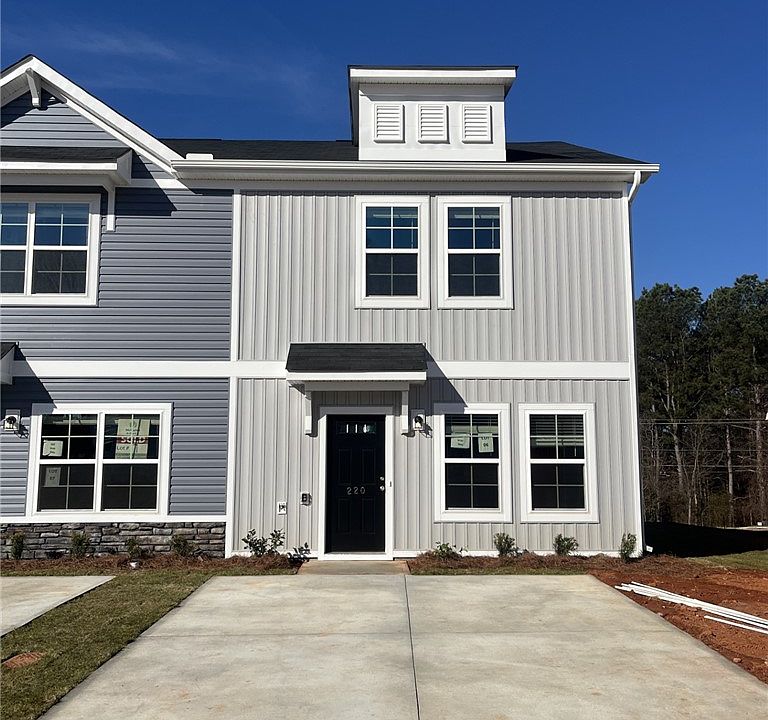 1st image of 401 Speyside Ln