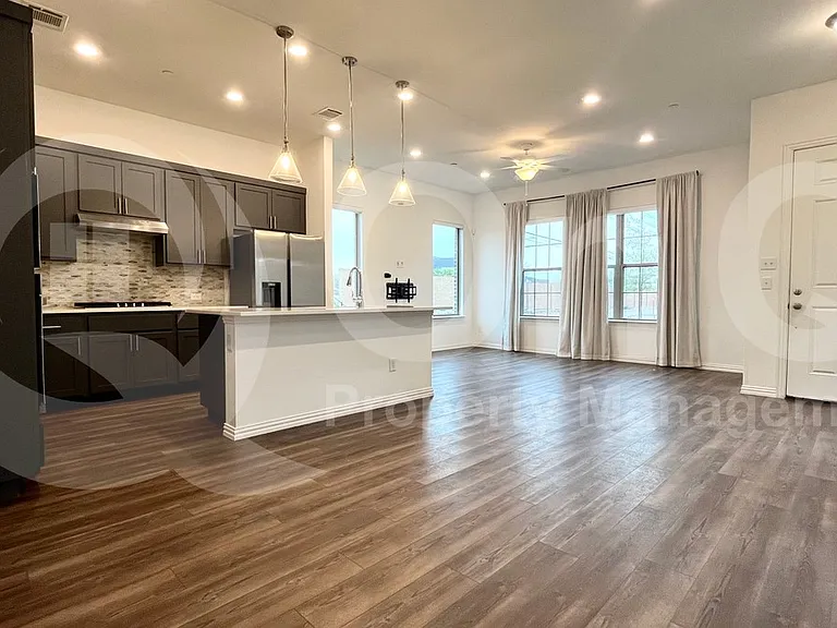 7529 Regal Ln — Photo 7