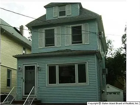 42 Wright Ave photo 1