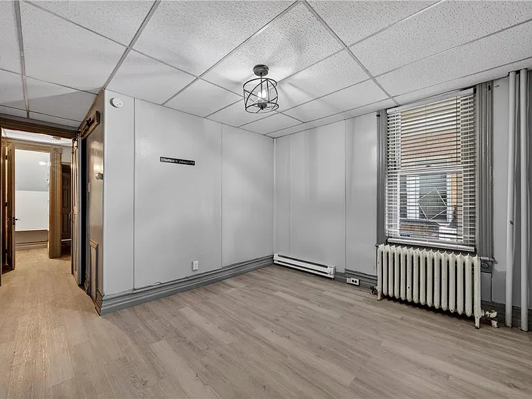 1139 W Linden St — Photo 4