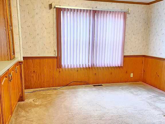 5th image of 638 Fresh Pond Ave Unit 364
