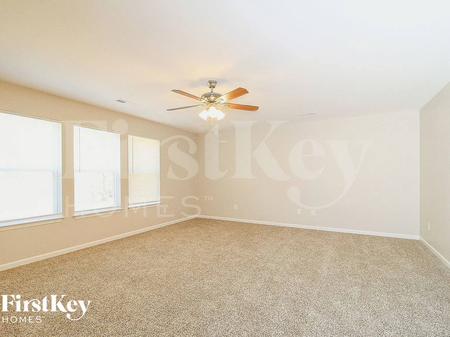 4 bed, 2.5 bath, 2805 sqft, $2,775 — Photo 3