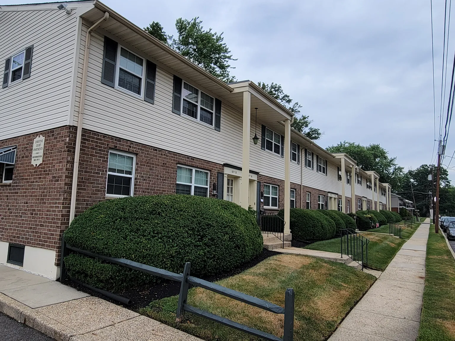 Dora Court — Photo 2