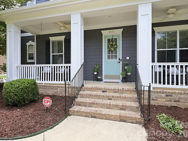 8636 Sagekirk Ct — Photo 2