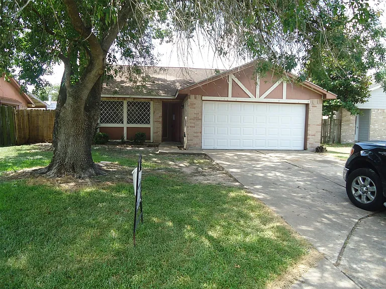 18719 Lippizaner Dr — Photo 36