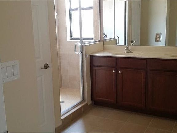 5th image of 11296 NW 88th Ter