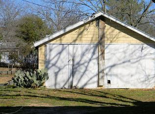 604 Whitney St, Fredericksburg, TX 78624