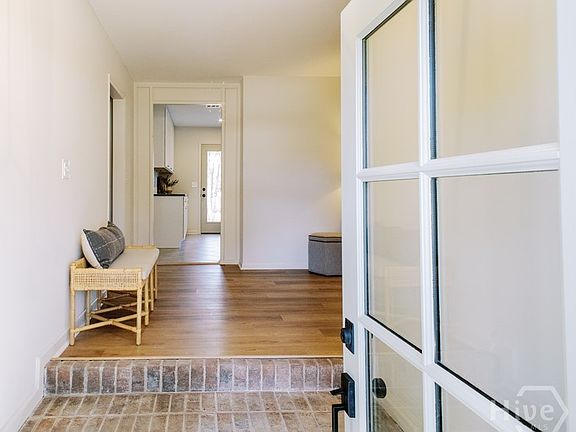 4th image of 212 Dobson Road