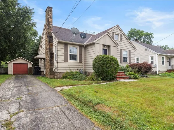 1041 Bell Ct, Elyria, OH 44035