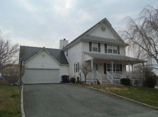 2 Watchhill Rd, Pawling, NY 12564