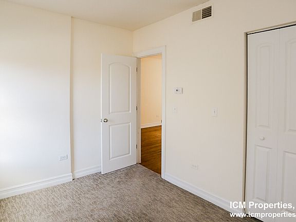 5th image of 38082 N Sheffield Ave #2W