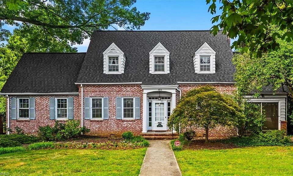 1st image of 703 Woodland Dr