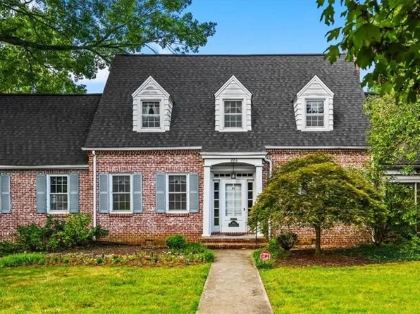 703 Woodland Dr, Greensboro, NC 27408