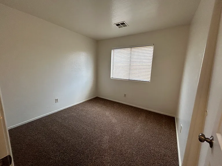 7028 S 46th Dr — Photo 21