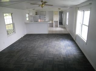 10 Gene Ln, Hartsville, TN 37074