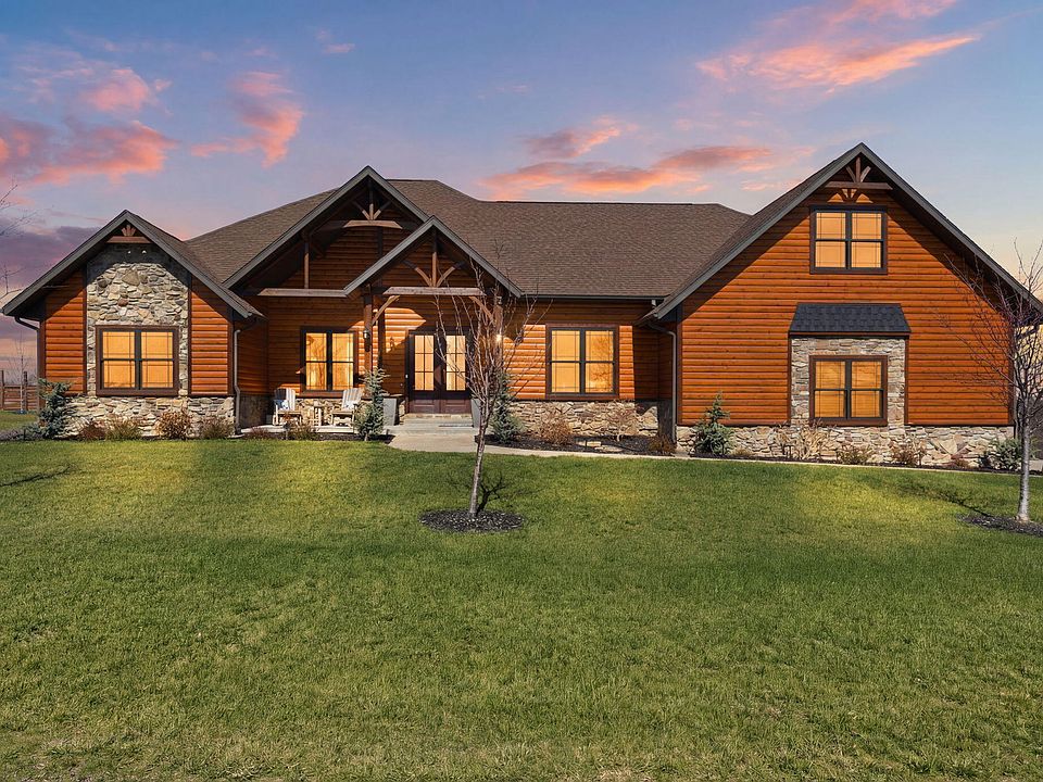 1st image of 815 Forest View