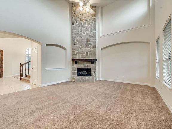 4th image of 1081 Gladewater Dr