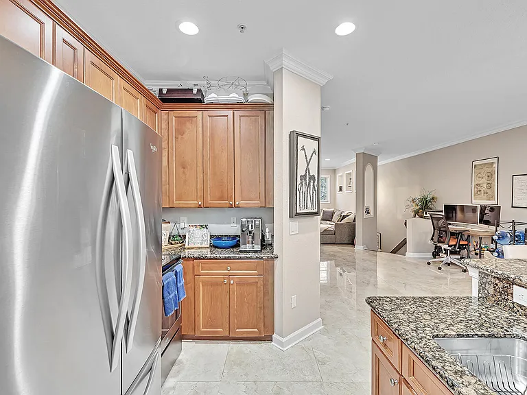 323 Bayfront Dr — Photo 21
