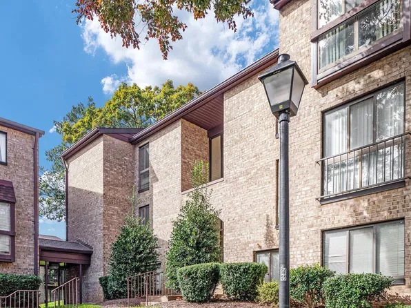 2018 Colts Neck Rd APT 1B, Reston, VA 20191