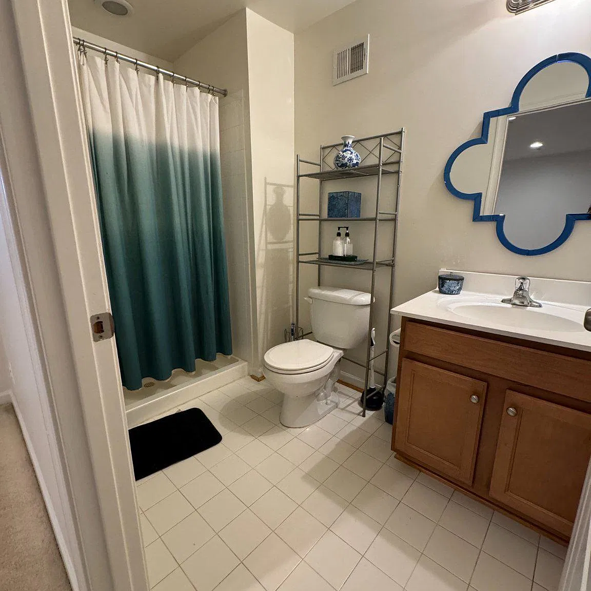 1 bed, 1.0 bath, 1333 sqft, $1,300 — Photo 2