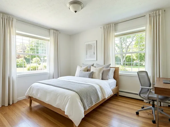 238 Tompkins Avenue image 1 of 14