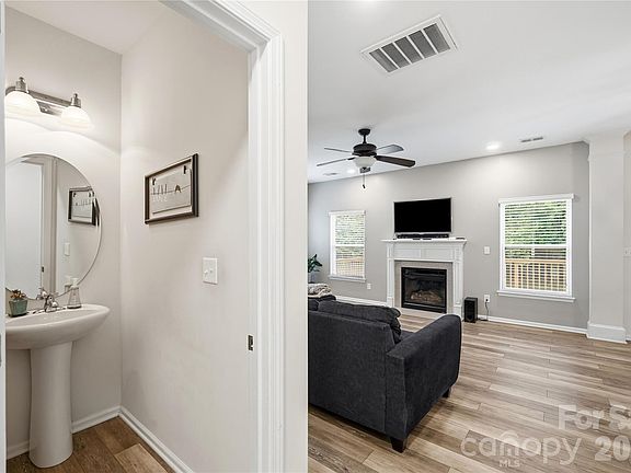4th image of 1034 Canopy Dr