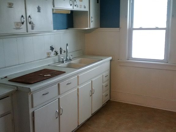 4th image of 1206 E 28th Street # Second Floor