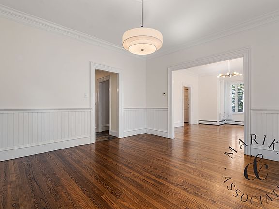 3rd image of 60 Parsons St