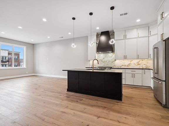 3rd image of 3207C Long Blvd