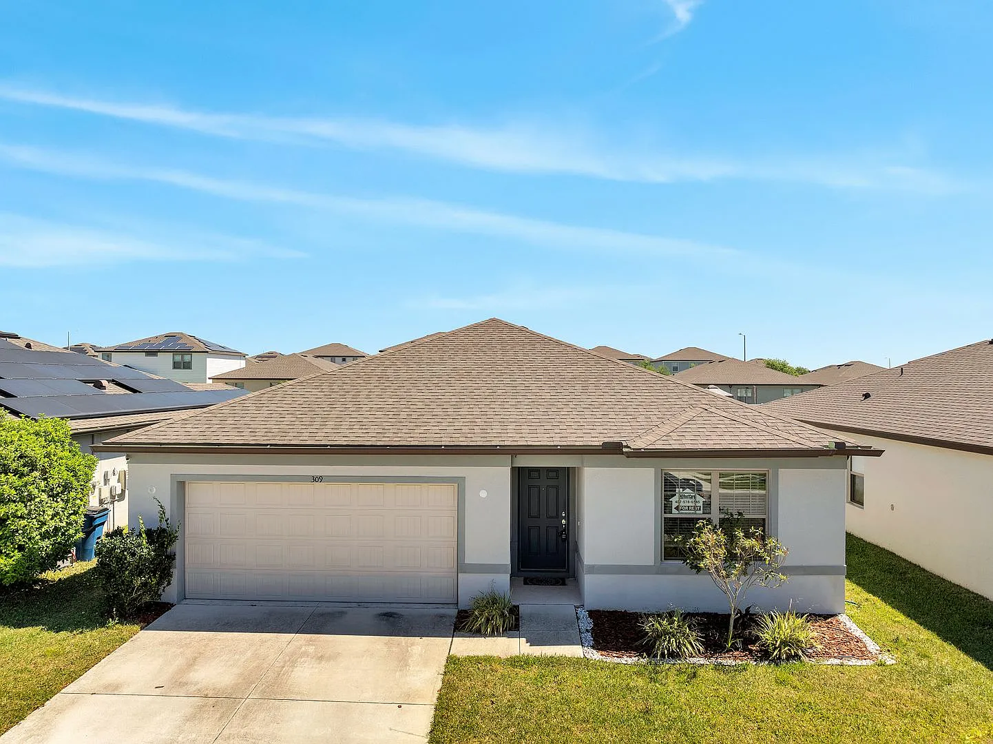 Lovely 4/2 in Davenport! Available now! — Photo 1