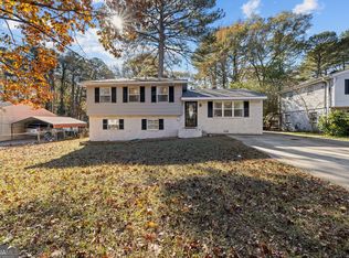 1031 Pinecrest Dr, Forest Park, GA 30297