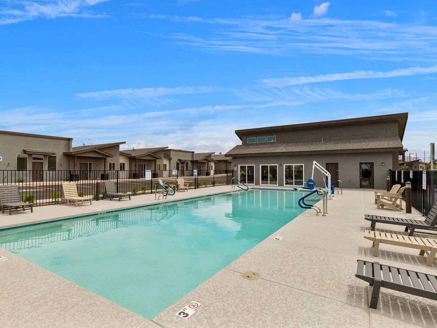 Villas on Superstition — Photo 2