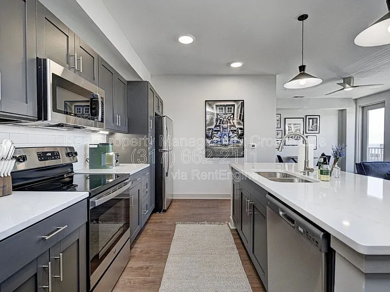 1302 N Main St #209 — Photo 8