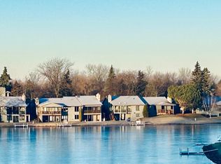 1710 Lake Largo Dr, Green Bay, WI 54311