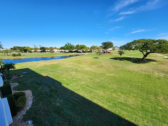 3rd image of 7406 Lake Breeze Dr APT 313