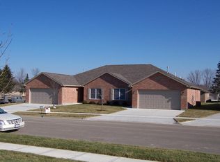 415 Porter Dr, Englewood, OH