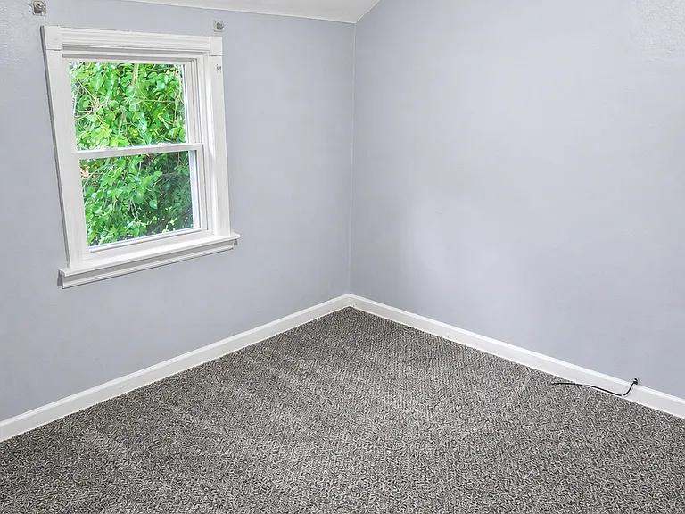 1146 Shadycrest Dr — Photo 8
