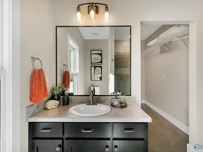 275 Bolling Rd #D — Photo 5