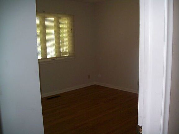 4th image of 307 Prentiss Ave
