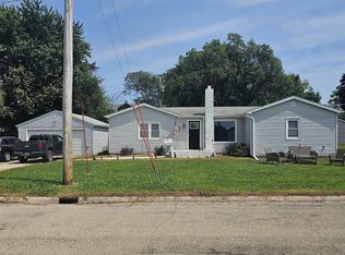 604 Commercial St, Reinbeck, IA 50669